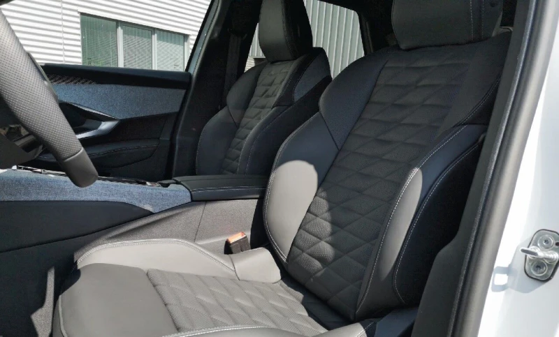 Peugeot 3008 ELECTRO/210HP/GT/360/PANO/NAVI/LED/AMBI/KLESS/568v, снимка 10 - Автомобили и джипове - 50565782