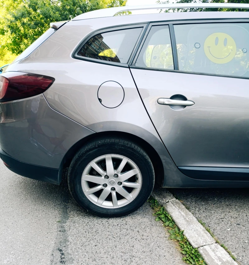 Renault Megane, снимка 3 - Автомобили и джипове - 52655460