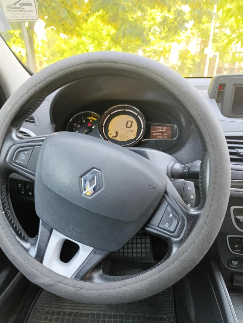 Renault Megane, снимка 6 - Автомобили и джипове - 52655460