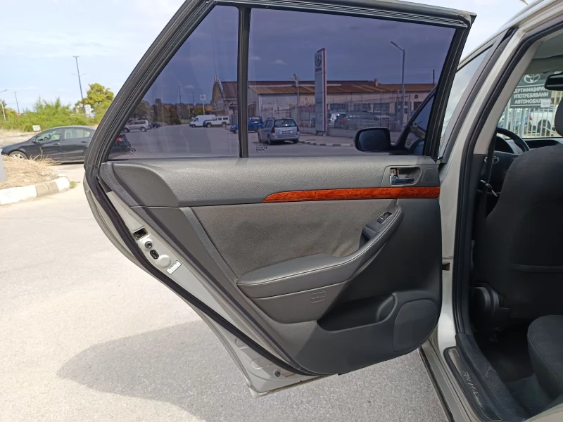 Toyota Avensis, снимка 10 - Автомобили и джипове - 51857161