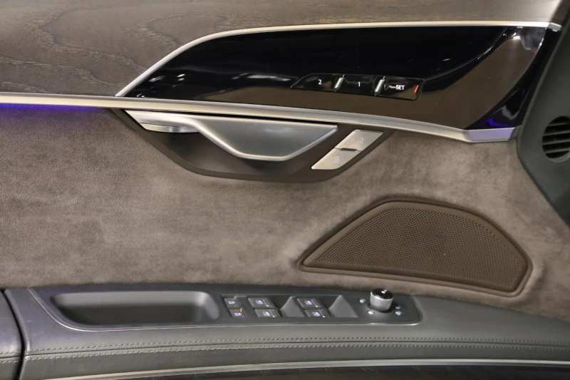 Audi A8 50 TDI Quattro Sport Paket, снимка 5 - Автомобили и джипове - 51894366