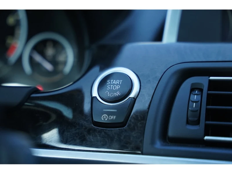 BMW 650 * АВТО КРЕДИТ* ЦЕНА ДО БГ * СЕРВИЗНА ИСТОРИЯ * , снимка 15 - Автомобили и джипове - 52867311