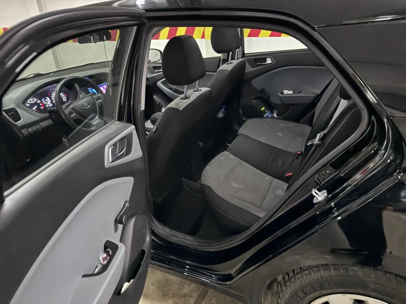 Hyundai I20, снимка 9 - Автомобили и джипове - 52874091