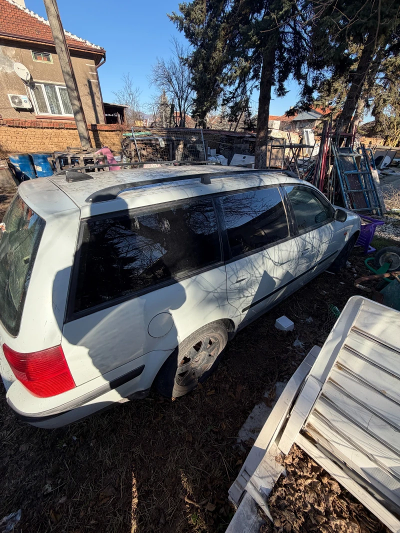 VW Passat, снимка 5 - Автомобили и джипове - 53123192