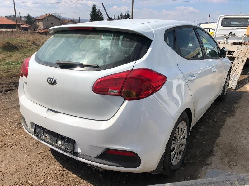 Kia Ceed 1.4i 16v 6скорости, снимка 2 - Автомобили и джипове - 24702966