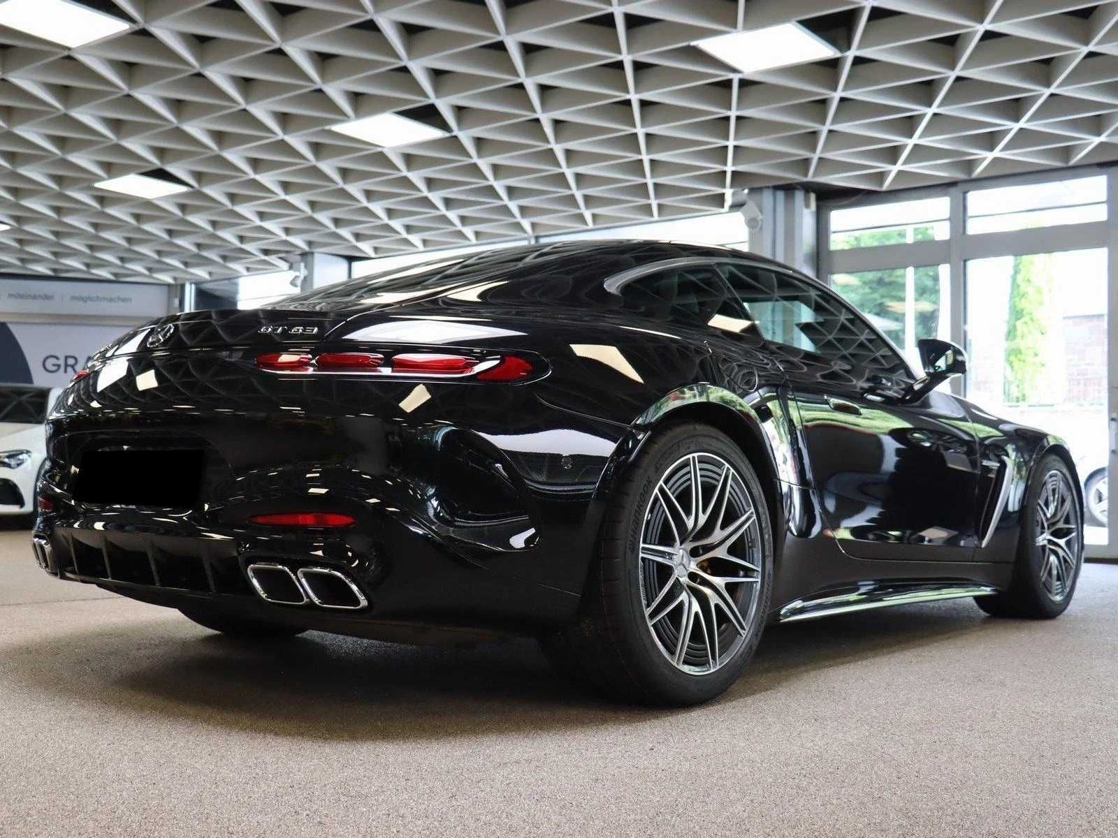 Mercedes-Benz AMG GT 63 4-MATIC+ COUPE BURMESTER ACTIVE-RIDE 360  - изображение 4