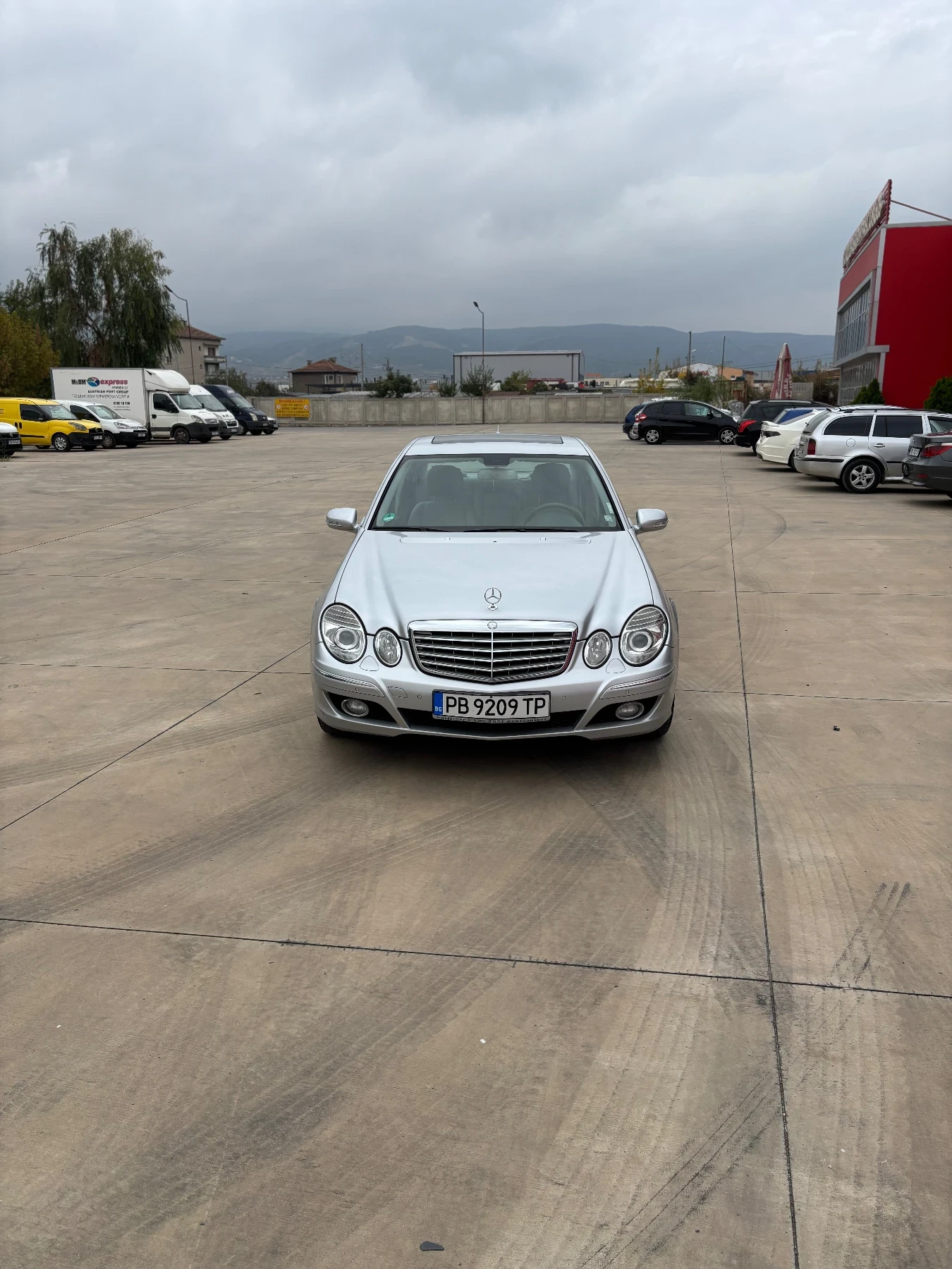 Mercedes-Benz E 280 Elegance Facelift - изображение 2