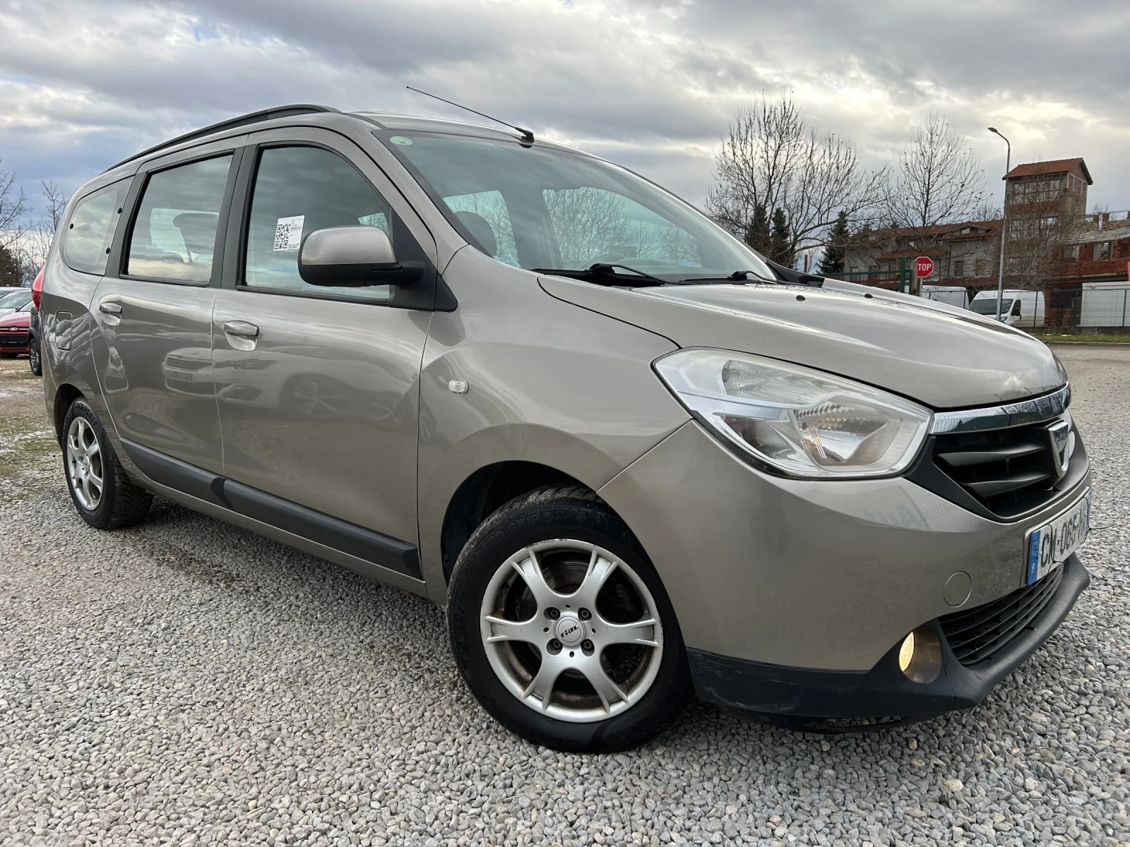 Dacia Lodgy 1.5DCi/ 7 �����/110�.�./6 �������� | Mobile.bg � ����������� 2