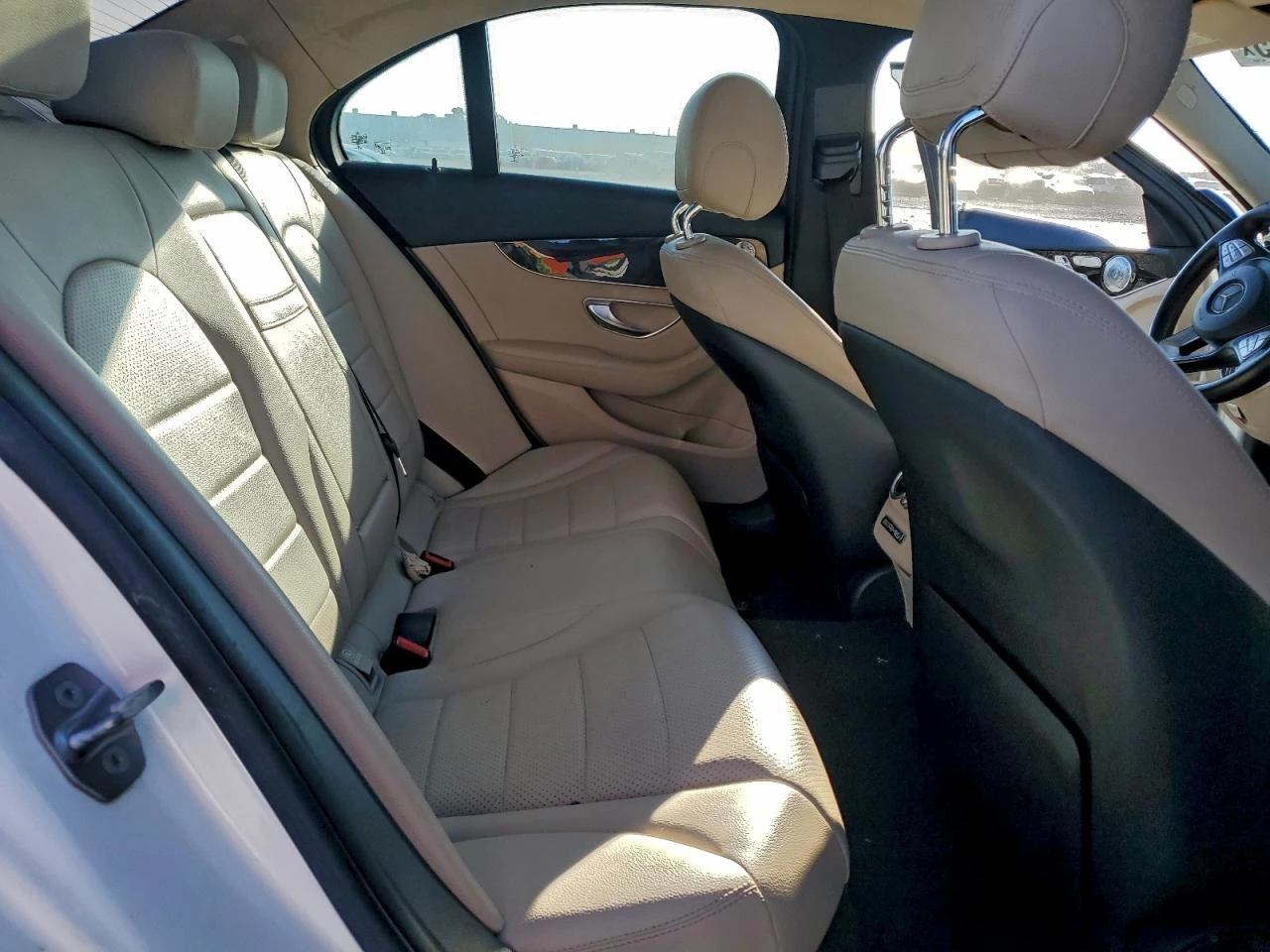 Mercedes-Benz C 300 4MATIC - изображение 10