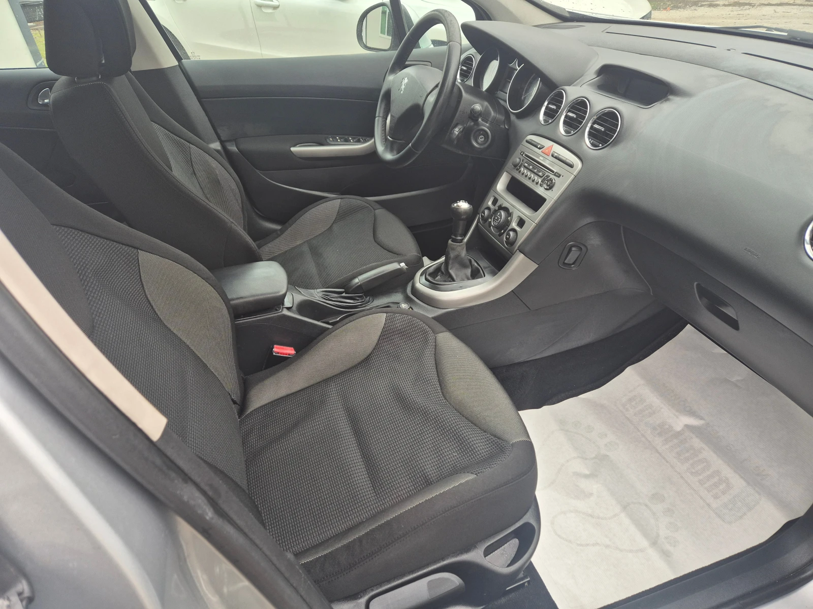 Peugeot 308 1.6 HDI  - изображение 7