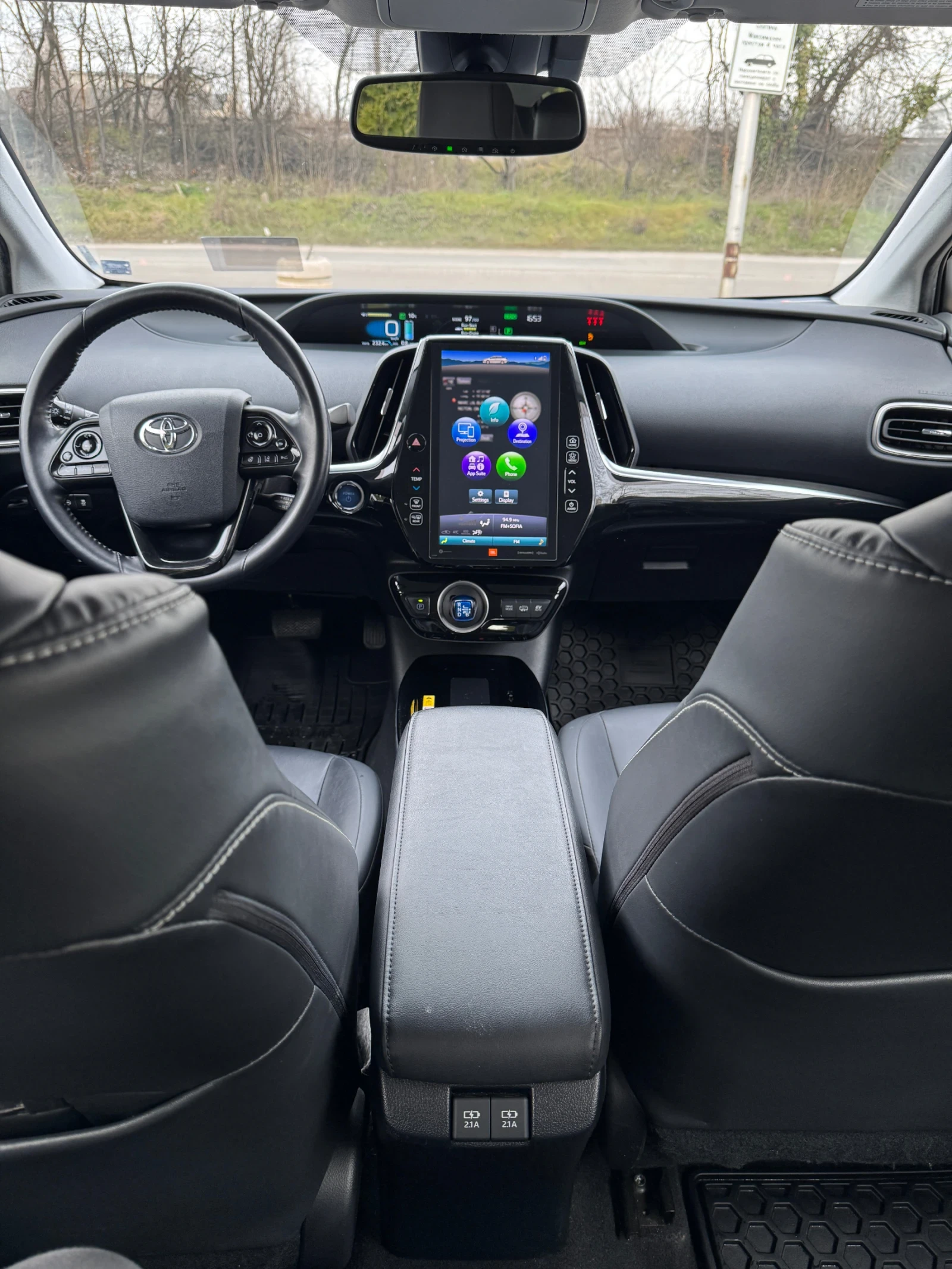 Toyota Prius FACELIFT 1.8 Plug in Hybrid, снимка 16 - Автомобили и джипове - 53713349