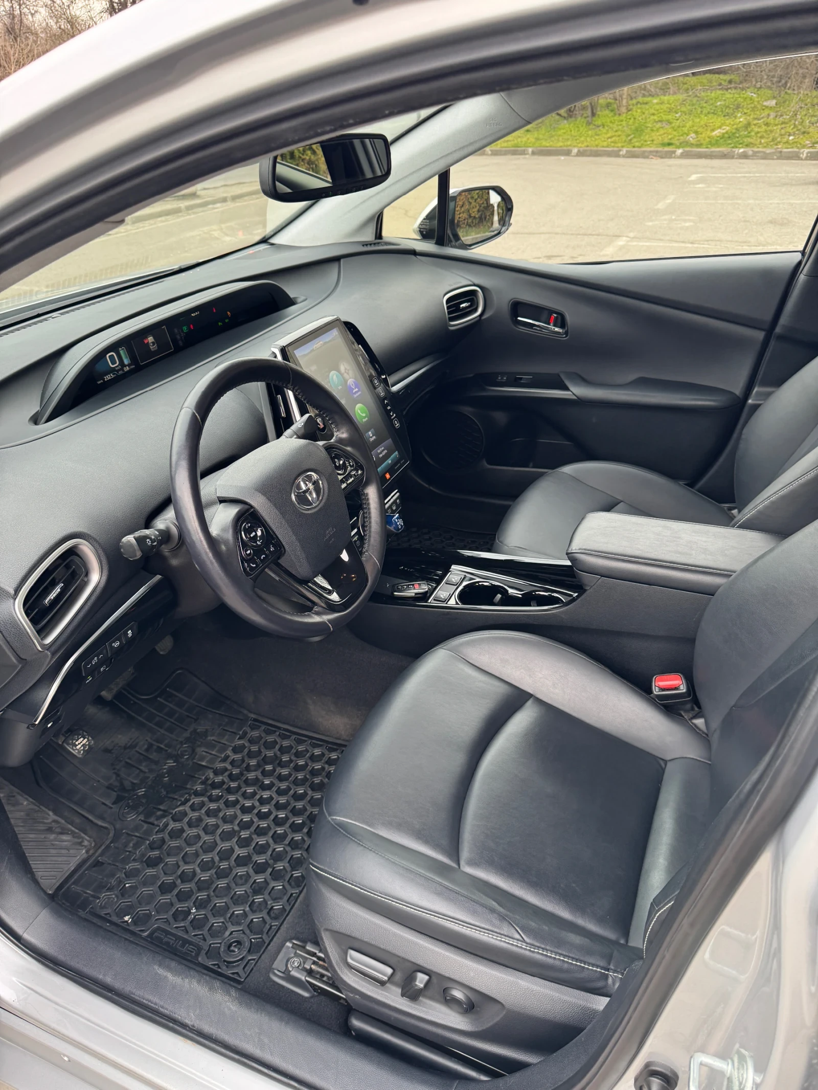 Toyota Prius FACELIFT 1.8 Plug in Hybrid, снимка 10 - Автомобили и джипове - 53713349