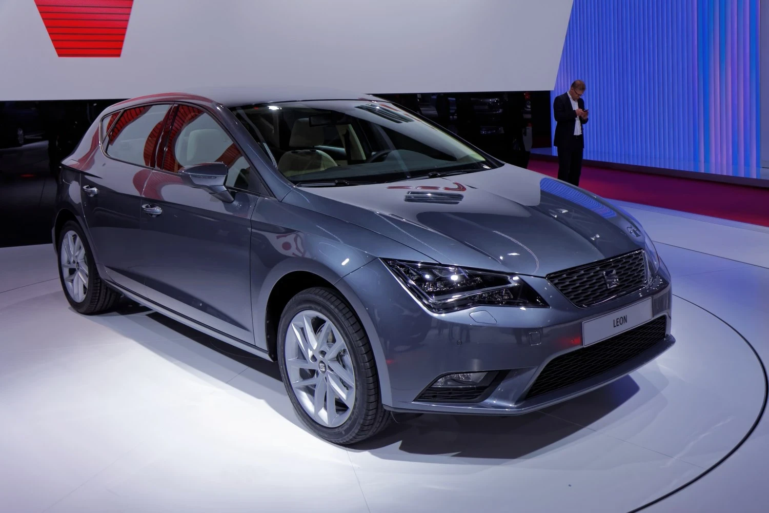 Seat Leon 1.4, снимка 8 - Автомобили и джипове - 54603075