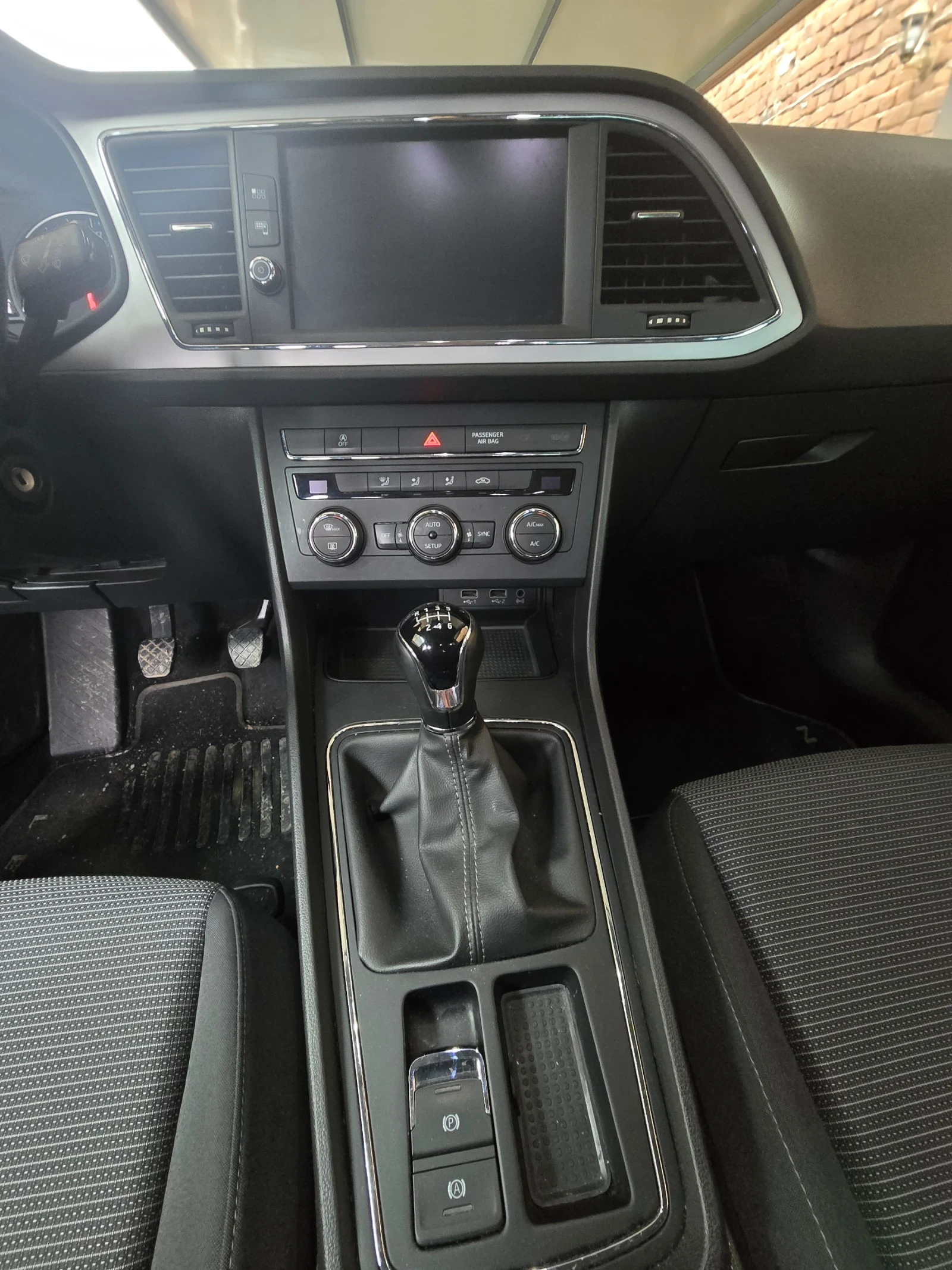 Seat Leon 1.4, снимка 5 - Автомобили и джипове - 54603075