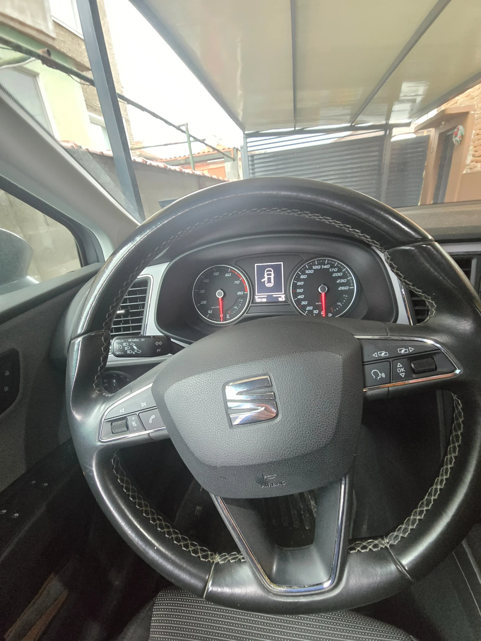 Seat Leon 1.4, снимка 2 - Автомобили и джипове - 54603075