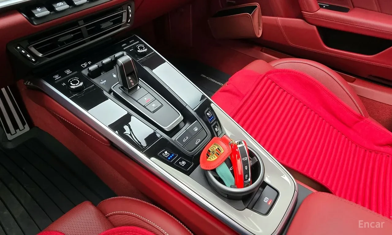 Porsche 911 Turbo S | ПАНОРАМА | ОБДУХ | 360 КАМЕРИ, снимка 14 - Автомобили и джипове - 54766470