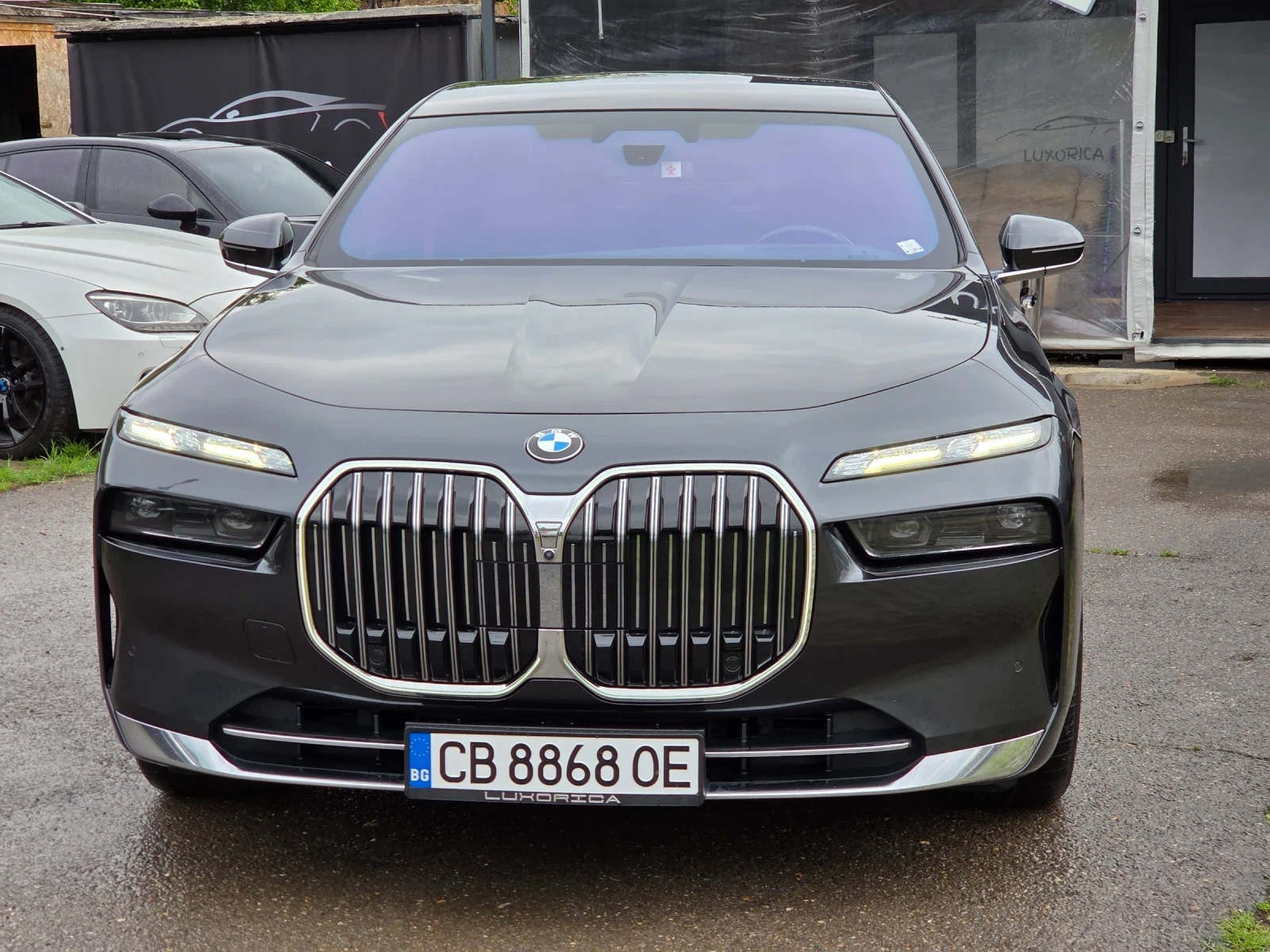 BMW 740 SWAROVSKI LONG X DRIVE ГОТОВ ЛИЗИНГ, снимка 3 - Автомобили и джипове - 54801360
