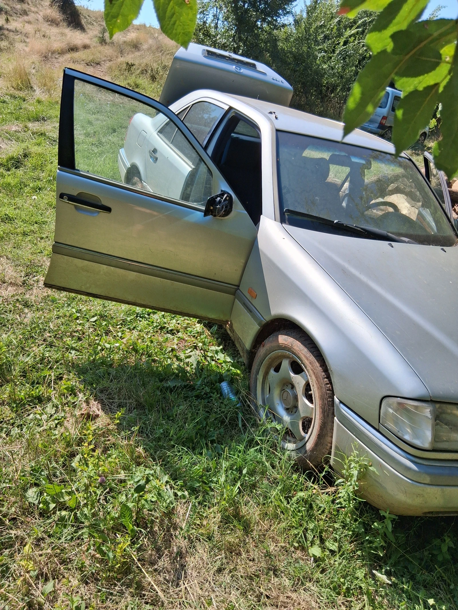 Mercedes-Benz C 180, снимка 9 - Автомобили и джипове - 55556824