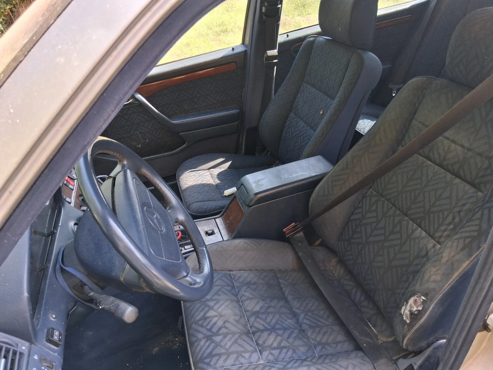 Mercedes-Benz C 180, снимка 5 - Автомобили и джипове - 55556824