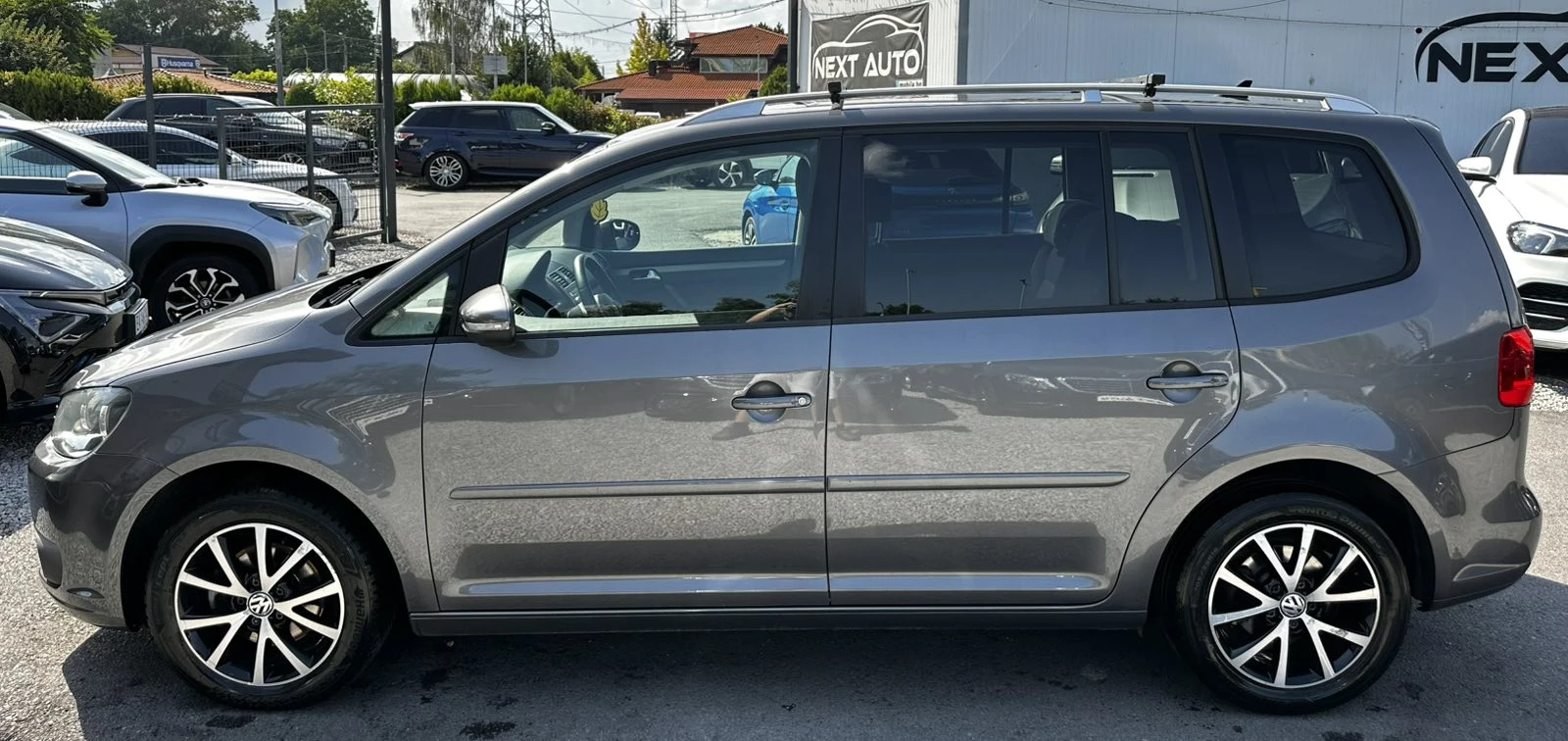 VW Touran 1.6TDI 105HP NAVI EURO5B, снимка 8 - Автомобили и джипове - 55902201