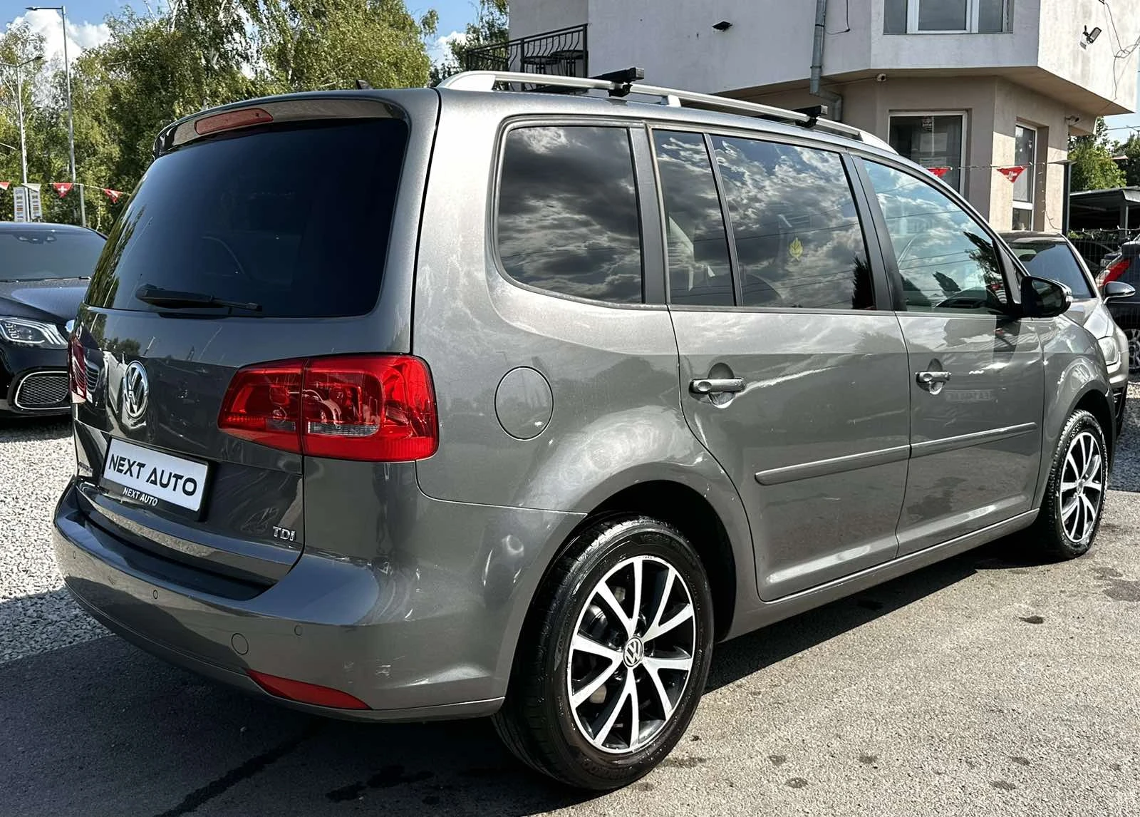 VW Touran 1.6TDI 105HP NAVI EURO5B, снимка 5 - Автомобили и джипове - 55902201