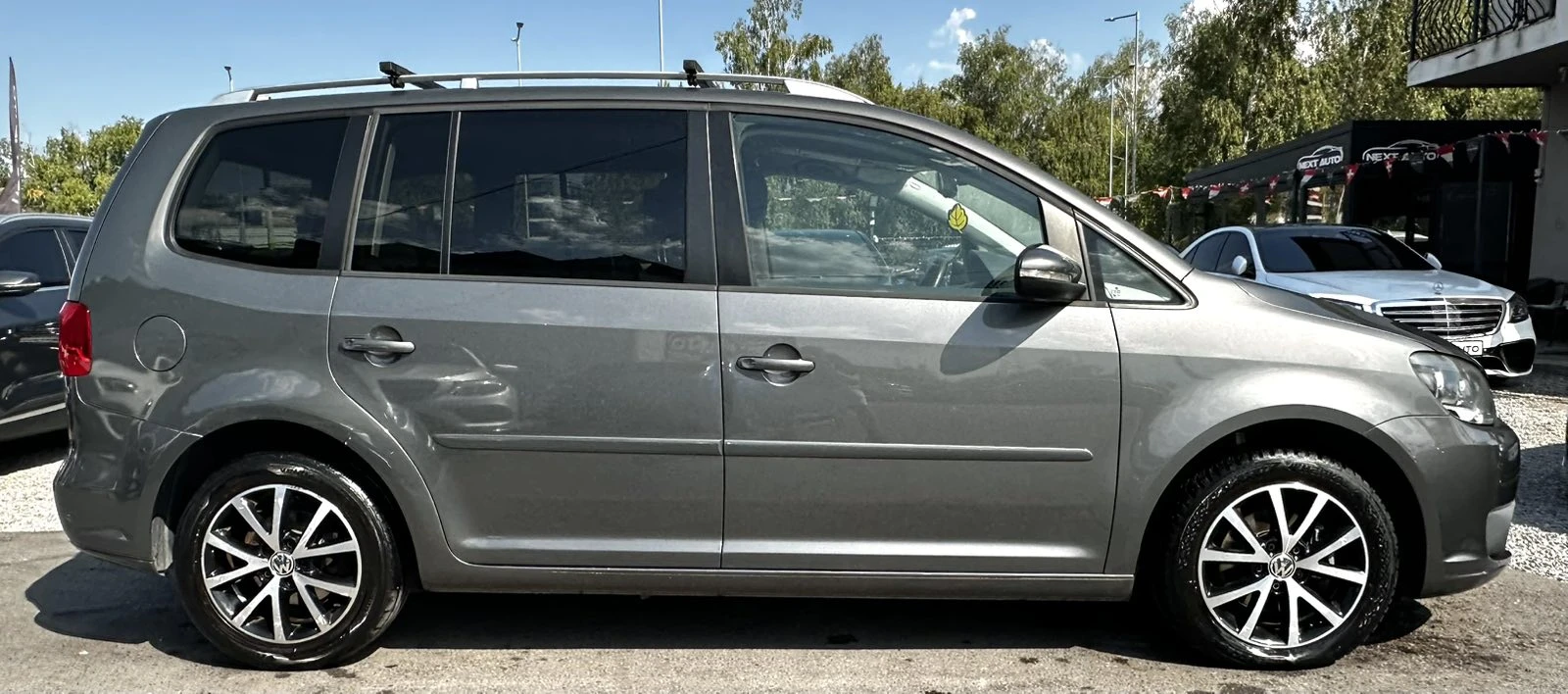 VW Touran 1.6TDI 105HP NAVI EURO5B, снимка 4 - Автомобили и джипове - 55902201