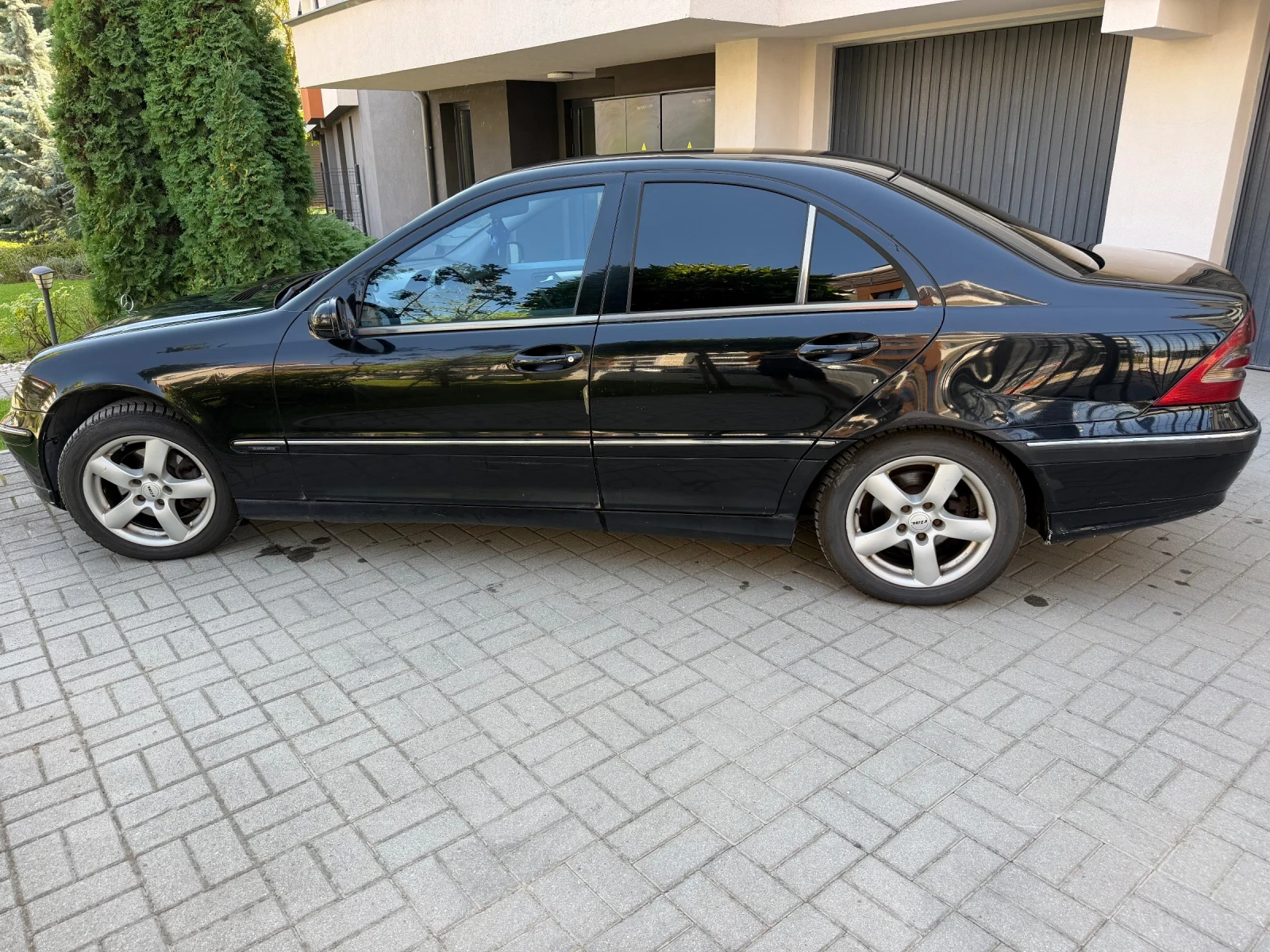 Mercedes-Benz C 180, снимка 5 - Автомобили и джипове - 56004749