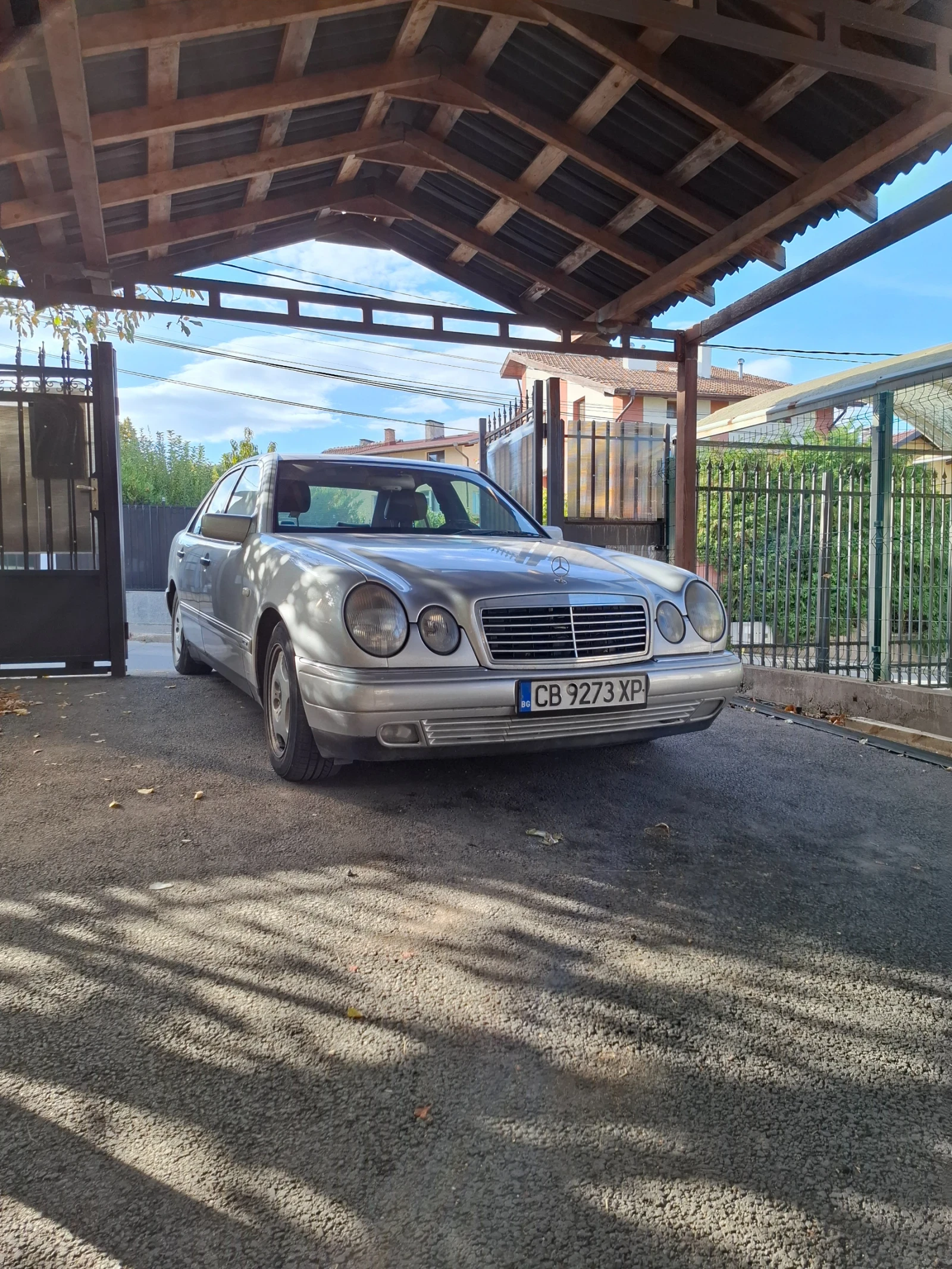 Mercedes-Benz E 200 210
