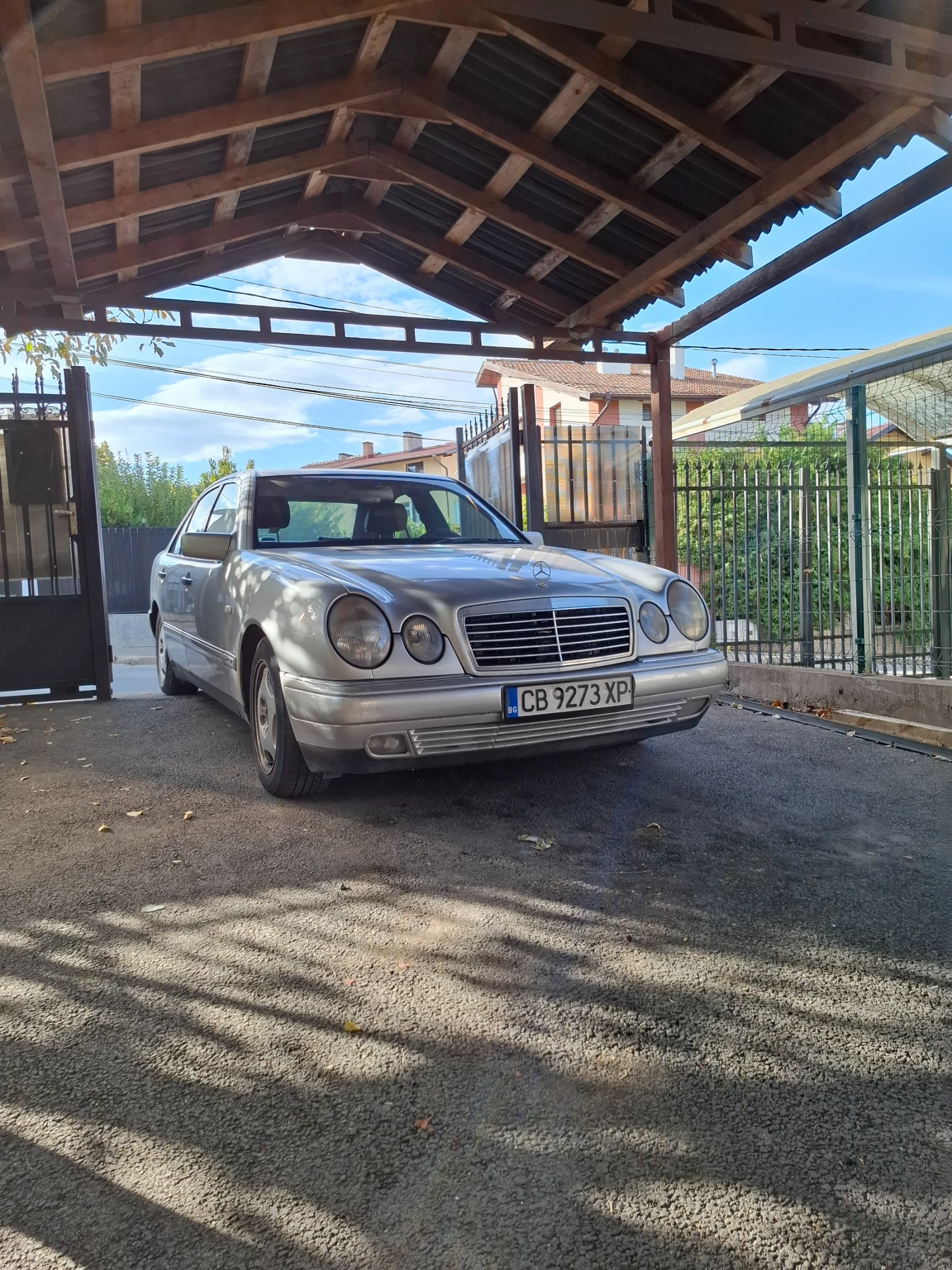 Mercedes-Benz E 200 W210, снимка 2 - Автомобили и джипове - 56423037