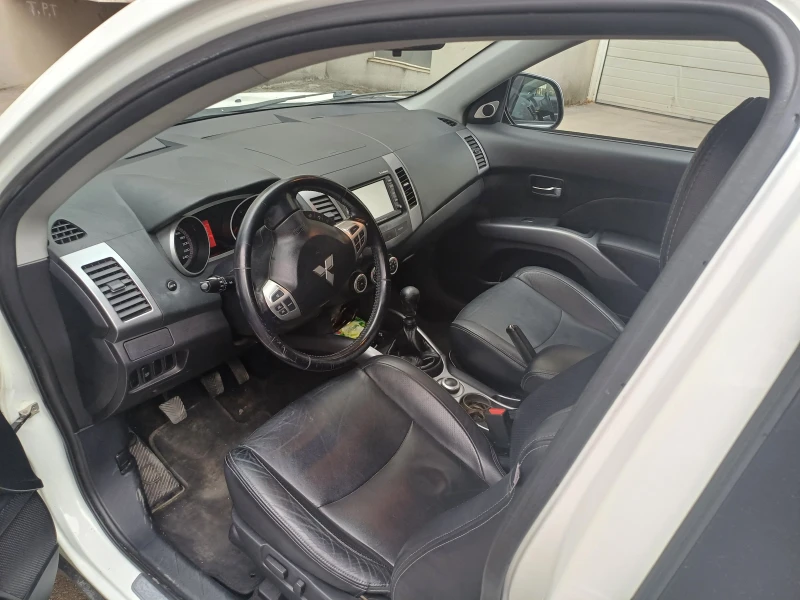 Mitsubishi Outlander 2.2 INSTYLE+ 6+ 1, снимка 8 - Автомобили и джипове - 49475307