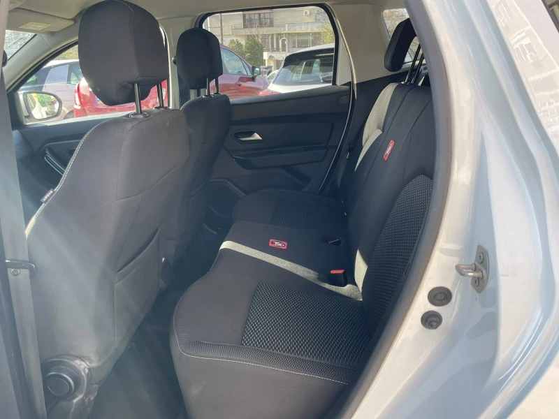 Dacia Duster 1.3 TCe 130hp 4x4 N1, снимка 13 - Автомобили и джипове - 52628616