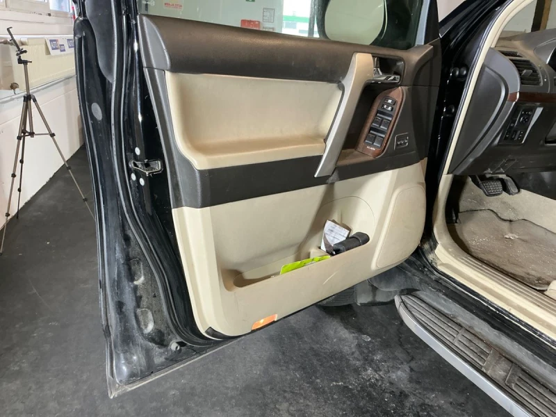 Toyota Land cruiser 3.0 D-4D TEC-Edition, снимка 8 - Автомобили и джипове - 52930923