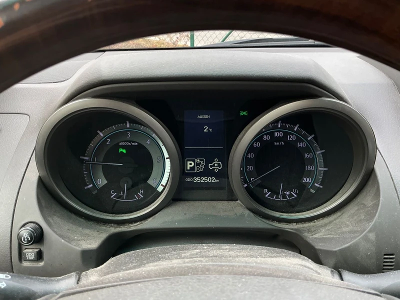 Toyota Land cruiser 3.0 D-4D TEC-Edition, снимка 7 - Автомобили и джипове - 52930923