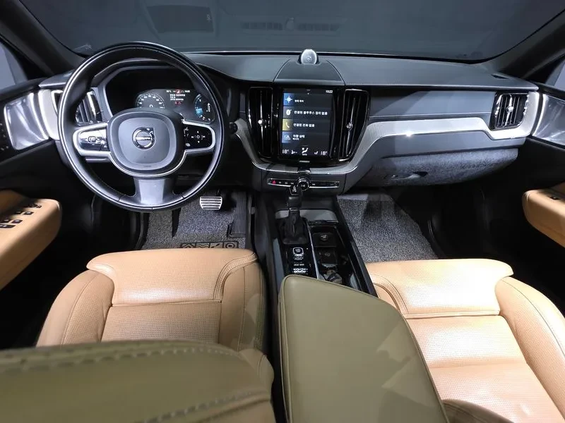 Volvo XC60 D5 - САМО 30% АВАНС, снимка 7 - Автомобили и джипове - 55927645