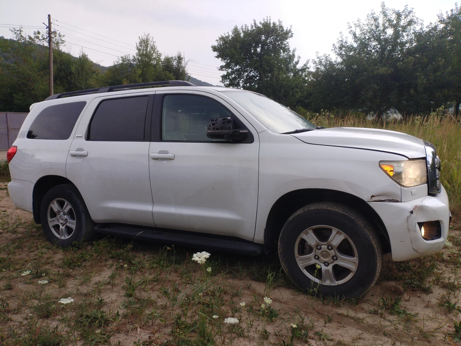 Toyota Sequoia 5.7 - изображение 2
