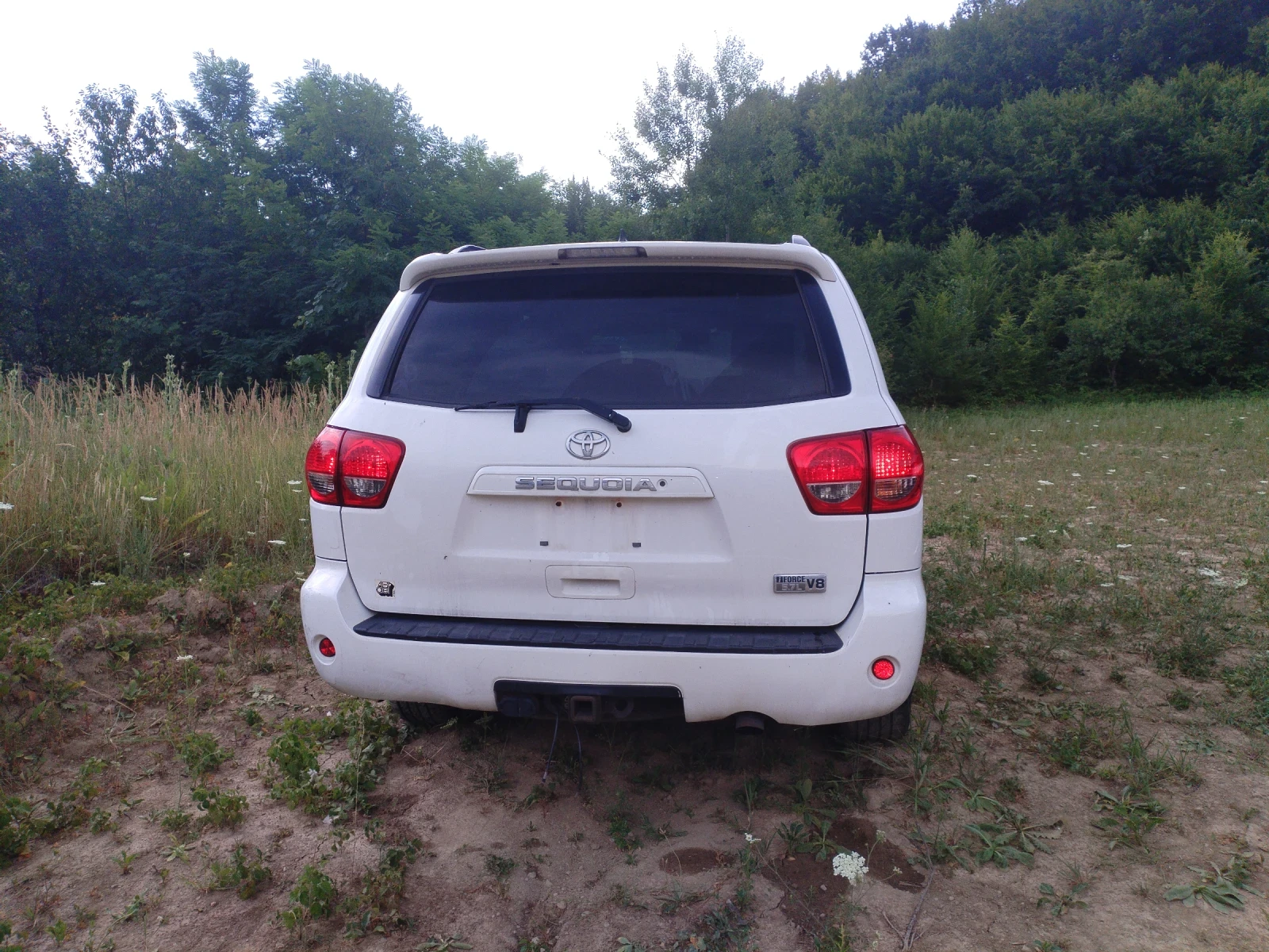 Toyota Sequoia 5.7 - изображение 4