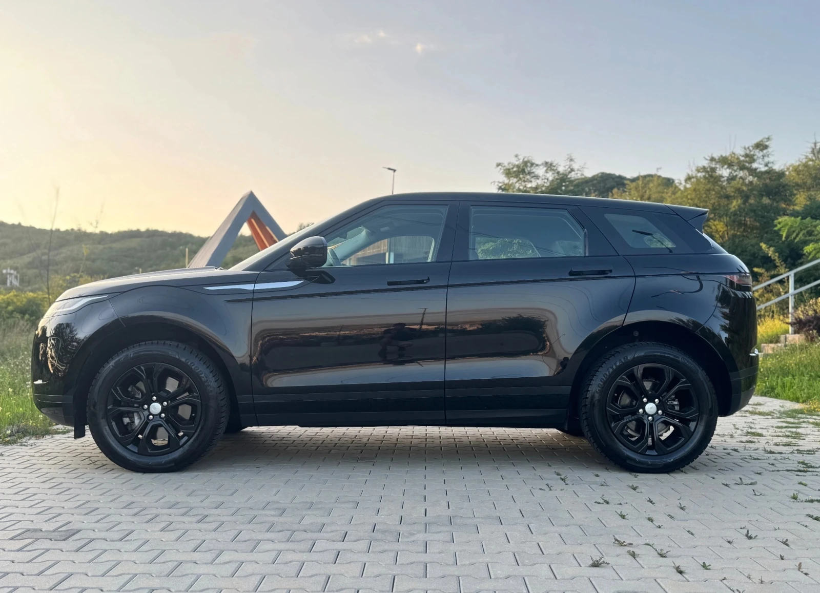 Land Rover Range Rover Evoque R-Dynamic - изображение 3