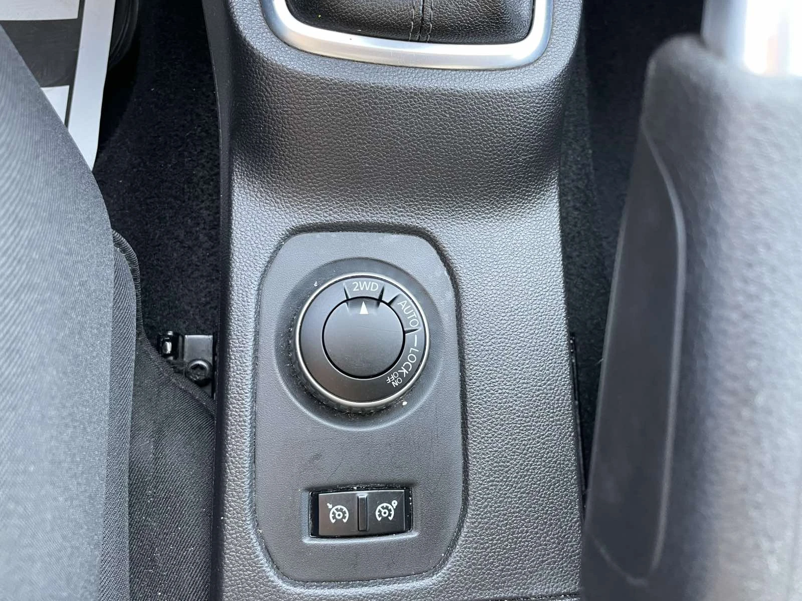 Dacia Duster 1.3 TCe 130hp 4x4 N1 - изображение 8