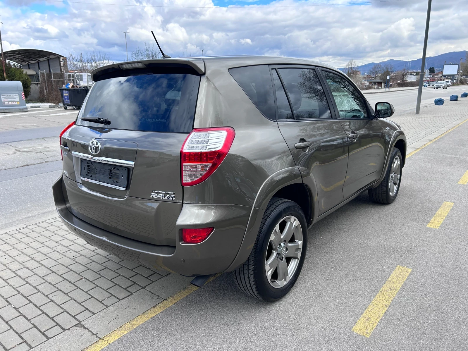 Toyota Rav4 CROSSOVER-FACELIFT-AUTOMATIC-NAVI-КОЖА-180хил!!!, снимка 4 - Автомобили и джипове - 54084209