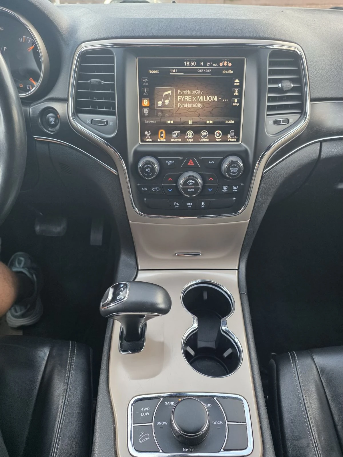 Jeep Grand cherokee LIMITED 4x4 3.6 V6, снимка 12 - Автомобили и джипове - 54683853