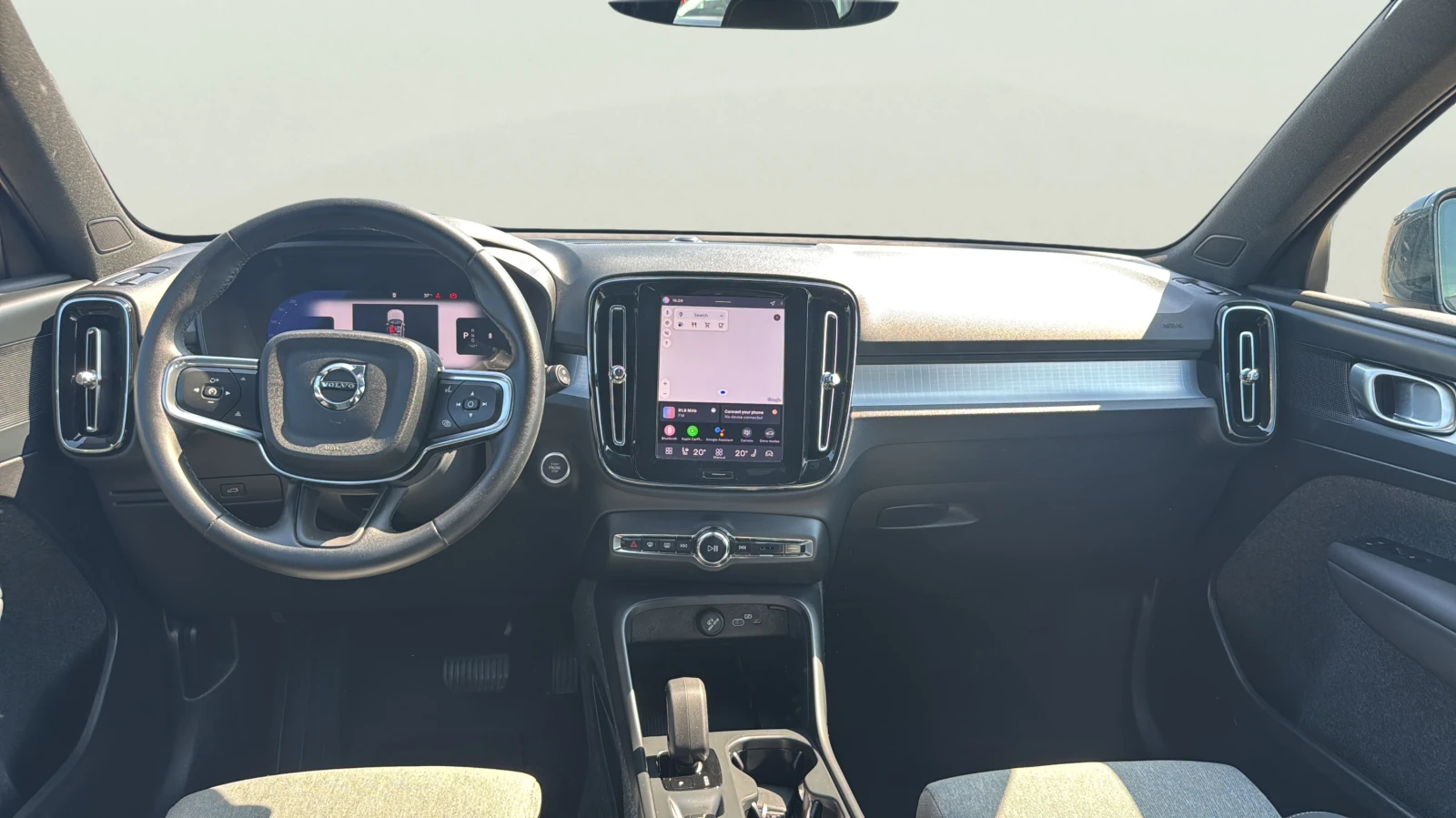 Volvo XC40 2.0 B3, снимка 9 - Автомобили и джипове - 55126021
