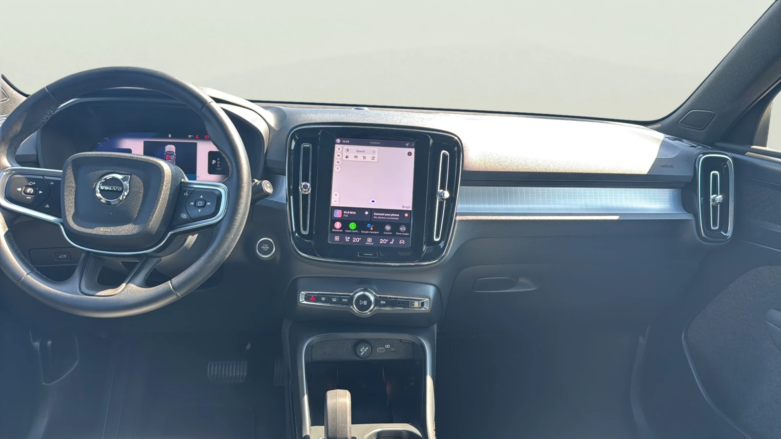 Volvo XC40 2.0 B3, снимка 10 - Автомобили и джипове - 55126021