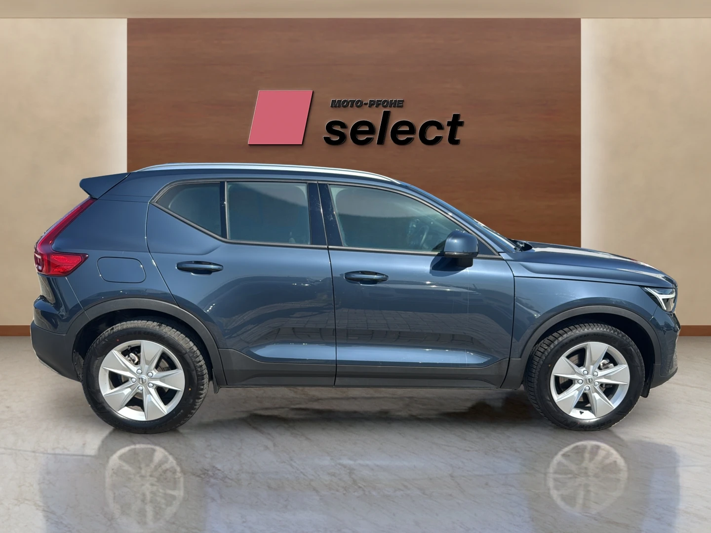 Volvo XC40 2.0 B3, снимка 5 - Автомобили и джипове - 55126021