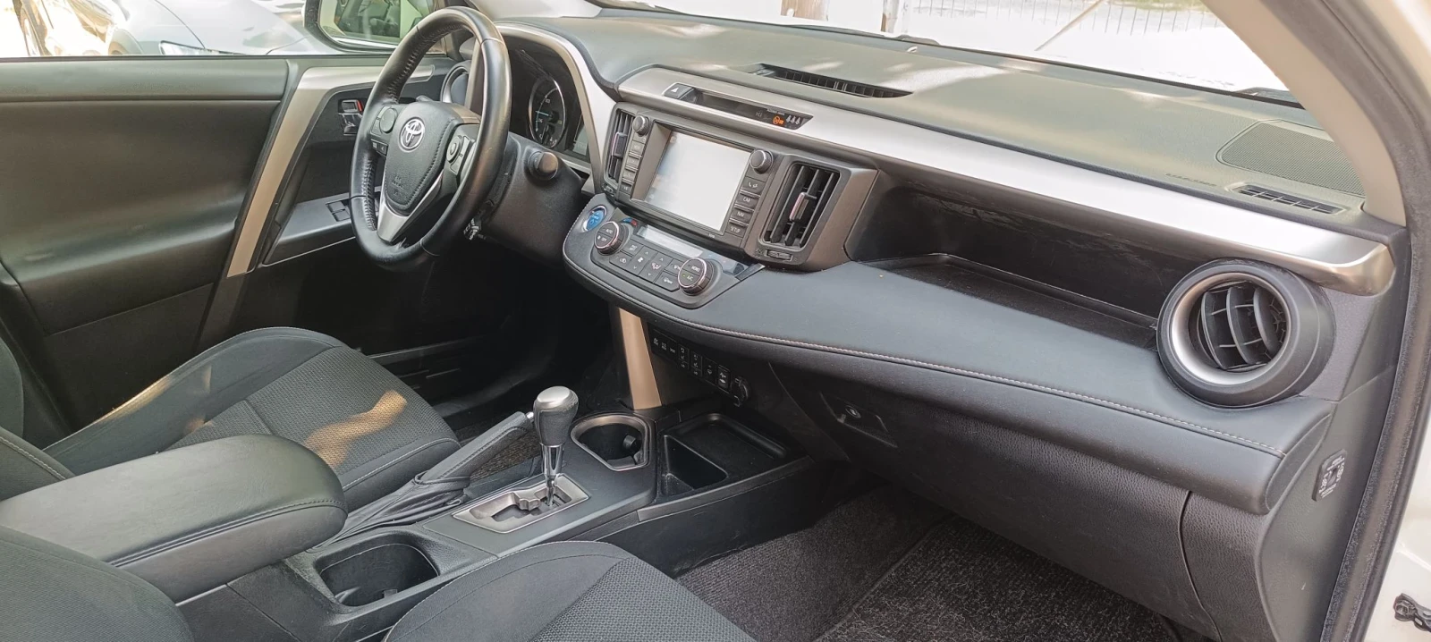 Toyota Rav4 2.5 Бензин Хибрид, снимка 8 - Автомобили и джипове - 55707334