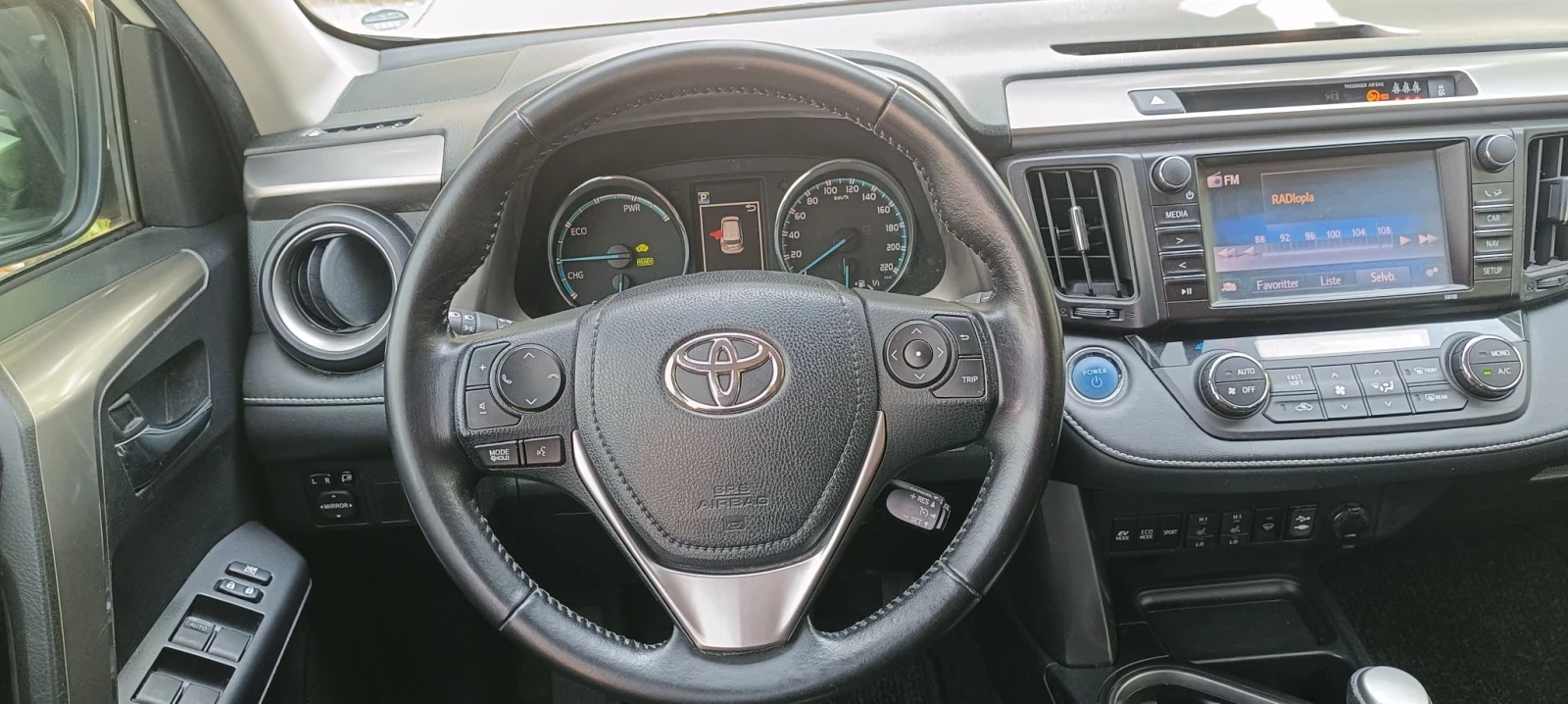 Toyota Rav4 2.5 Бензин Хибрид, снимка 10 - Автомобили и джипове - 55707334