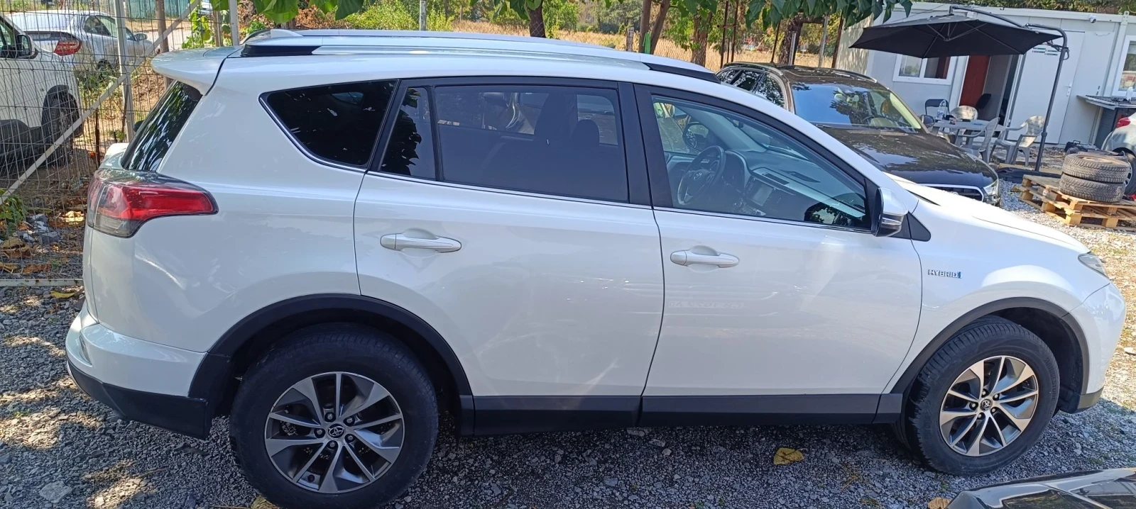Toyota Rav4 2.5 Бензин Хибрид, снимка 6 - Автомобили и джипове - 55707334