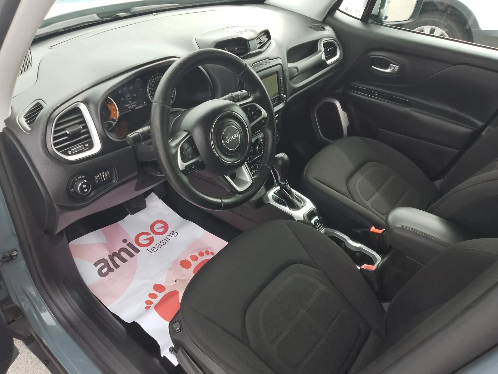 Jeep Renegade, снимка 9 - Автомобили и джипове - 56085833