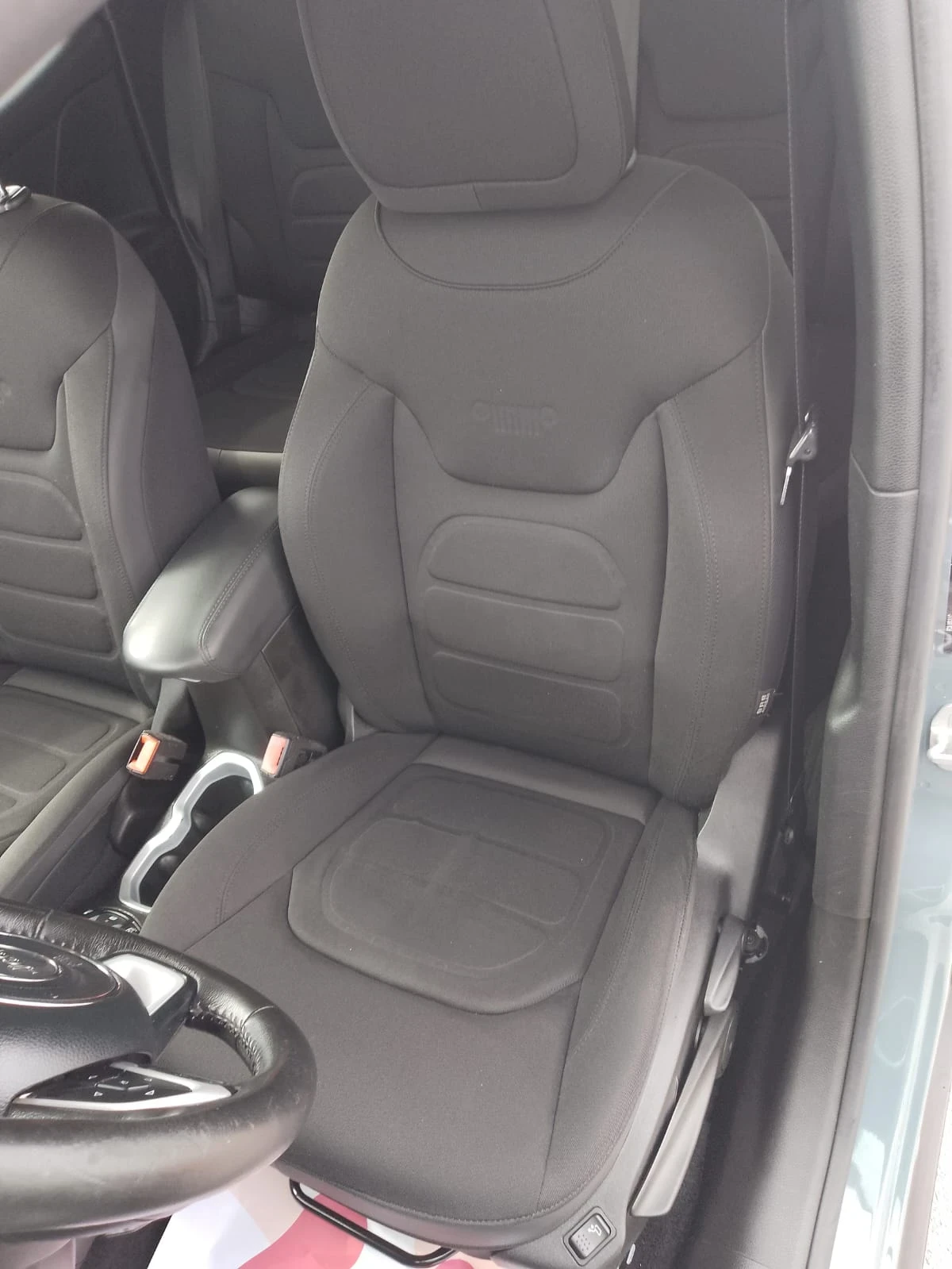Jeep Renegade, снимка 8 - Автомобили и джипове - 56085833
