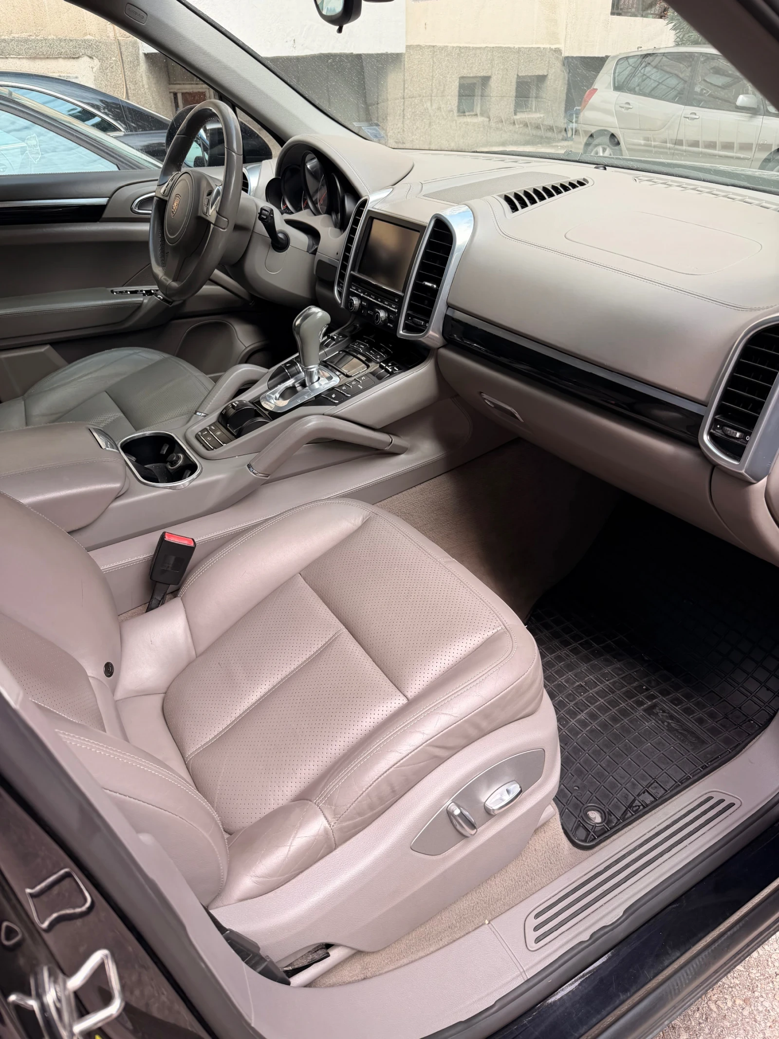 Porsche Cayenne, снимка 8 - Автомобили и джипове - 56361709