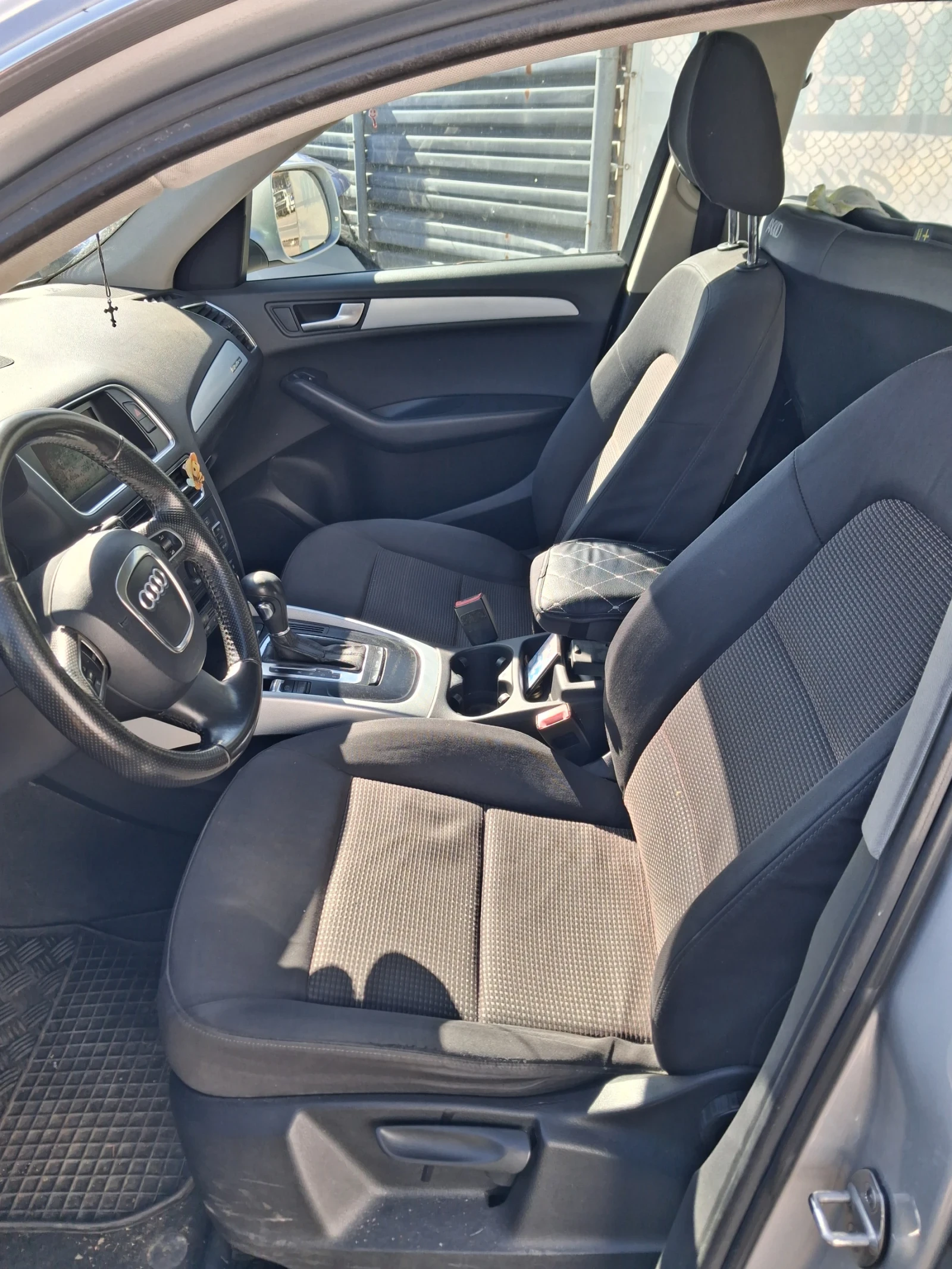 Audi Q5 2.0fsi, снимка 6 - Автомобили и джипове - 56564682